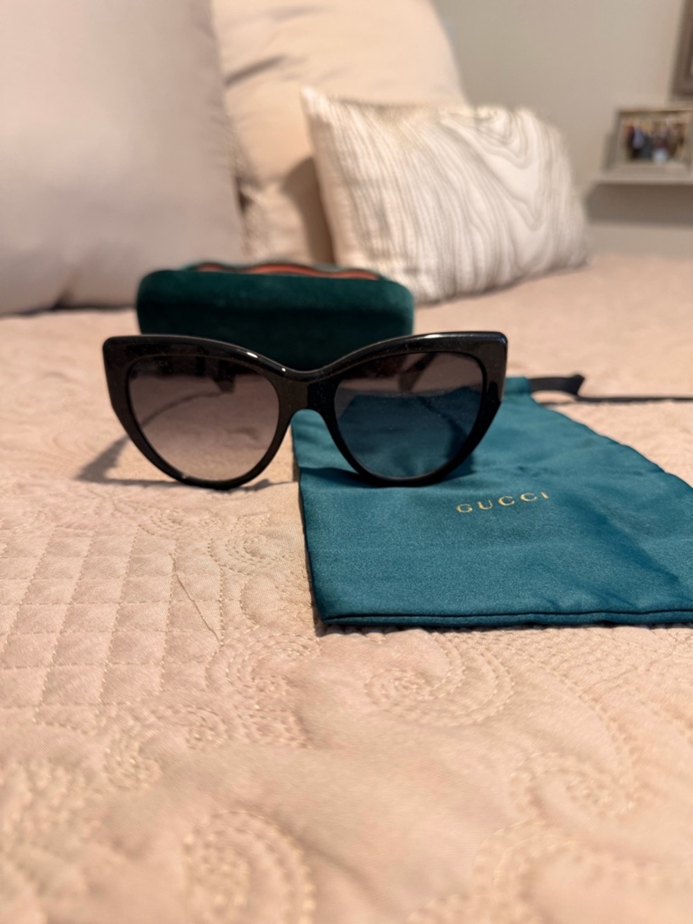 Gucci Black Cat-Eye Sunglasses with Gradient Lenses/I’M MOVING, MAKE YOUR OFFER!